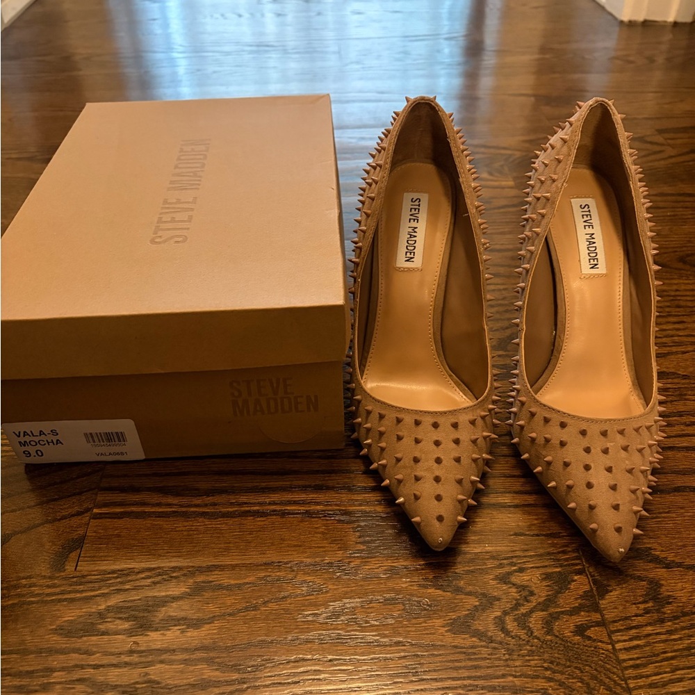 Steve Madden studded beige pumps in size 9- worn twice!